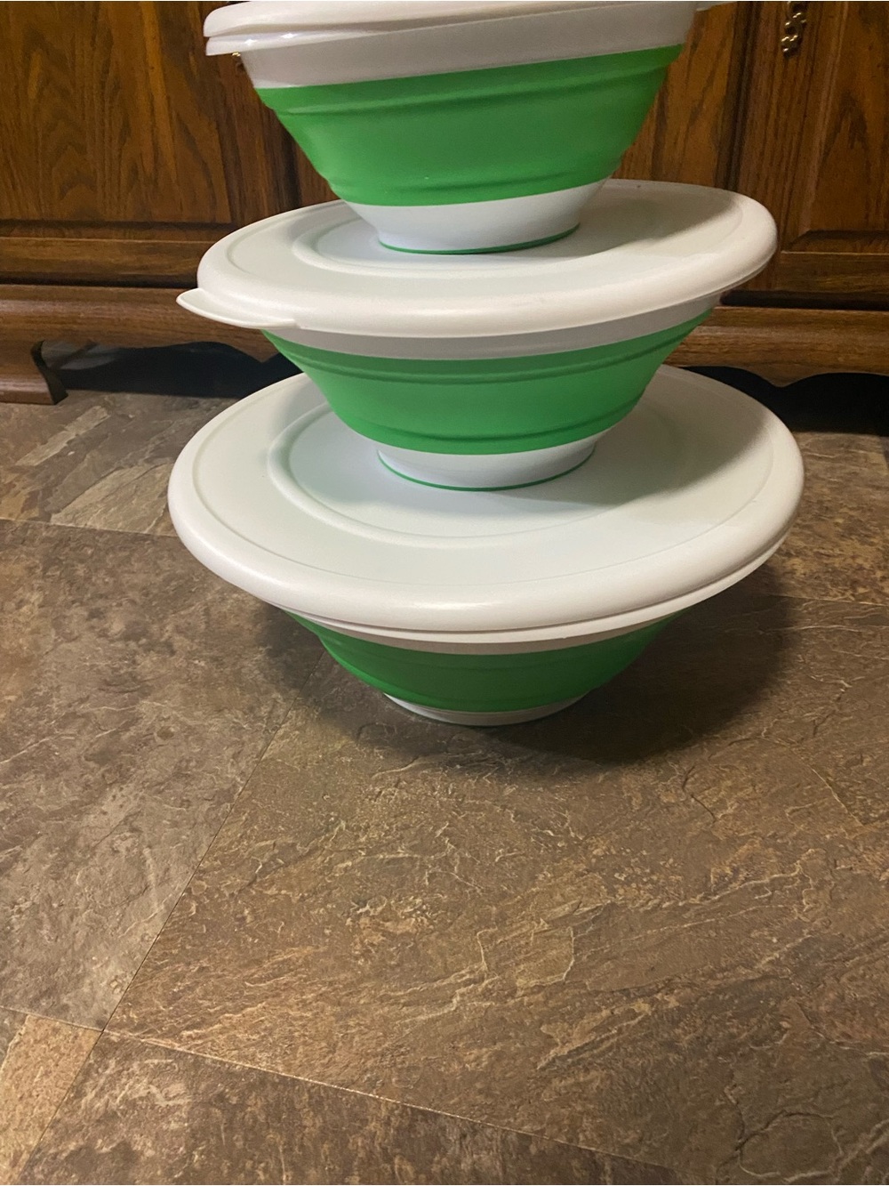 Pampered Chef Green Collapsible Prep Bowls with White Lids (Set of 3)